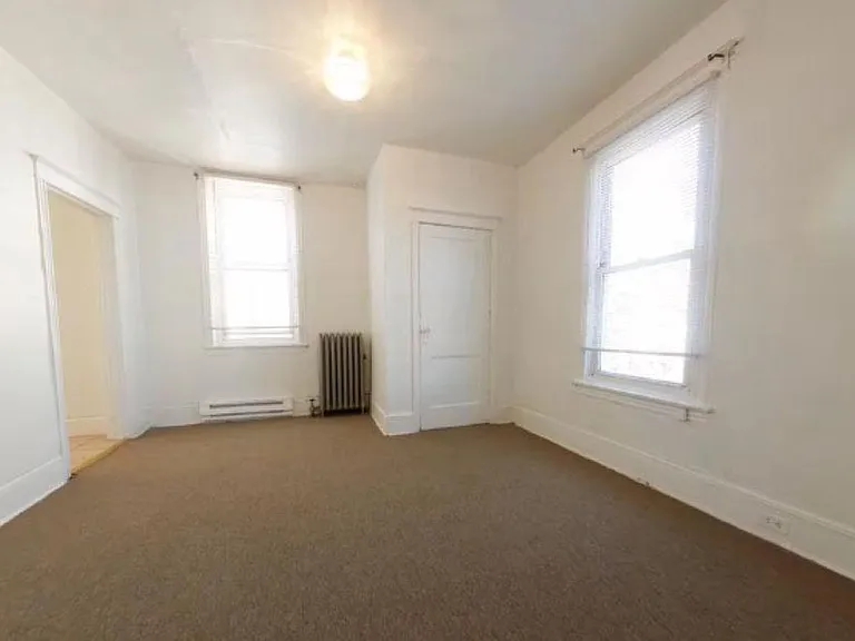5135 Irving St #2 — Photo 10