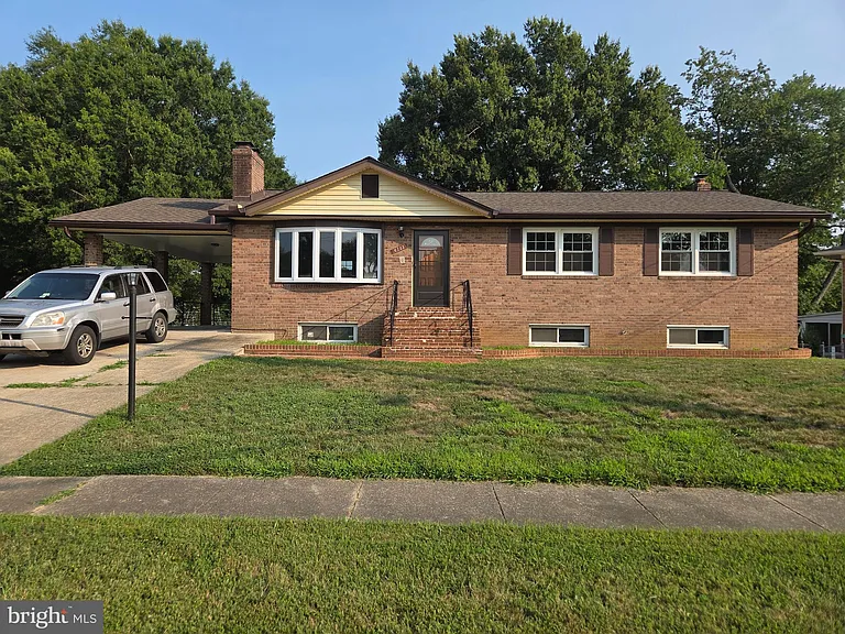 6703 Groveton Dr — Photo 1