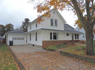 215 Reagles St, Arlington, WI 53911