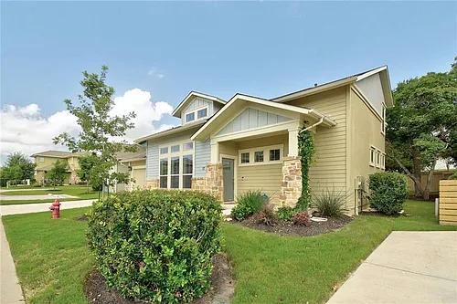 710 Arrow Point Dr #17 Photo 1