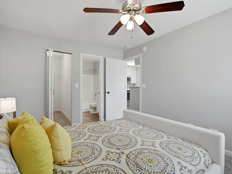 Forest Pointe Apartments — Photo 13