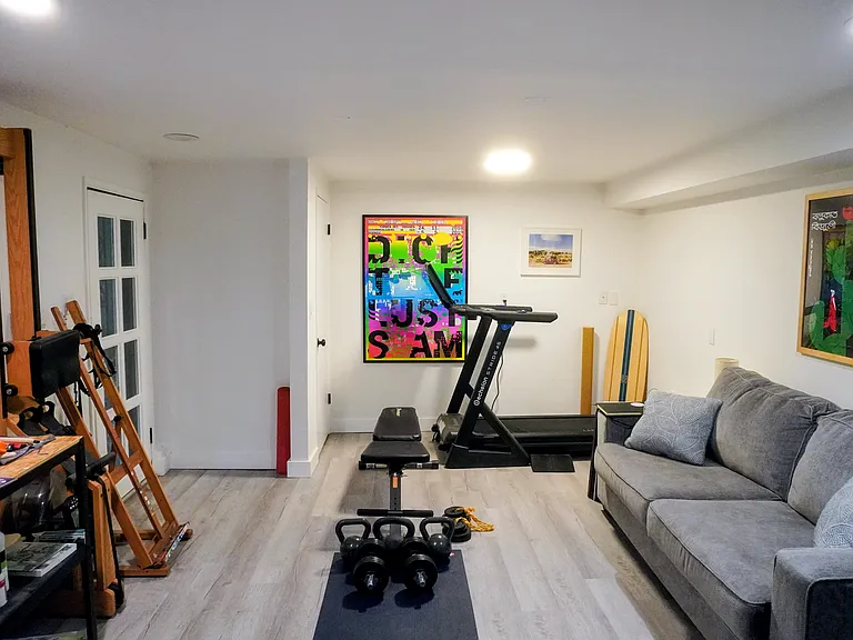 Large Basement room: can be a 3rd bedroom, family room, office, or den. Lots of extra space.