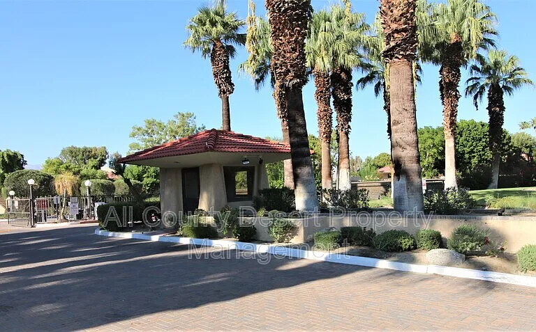 2810 N Arcadia Ct #A-205 — Photo 3