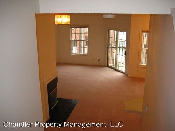 5th image of 300 Yarmouth St APT 332