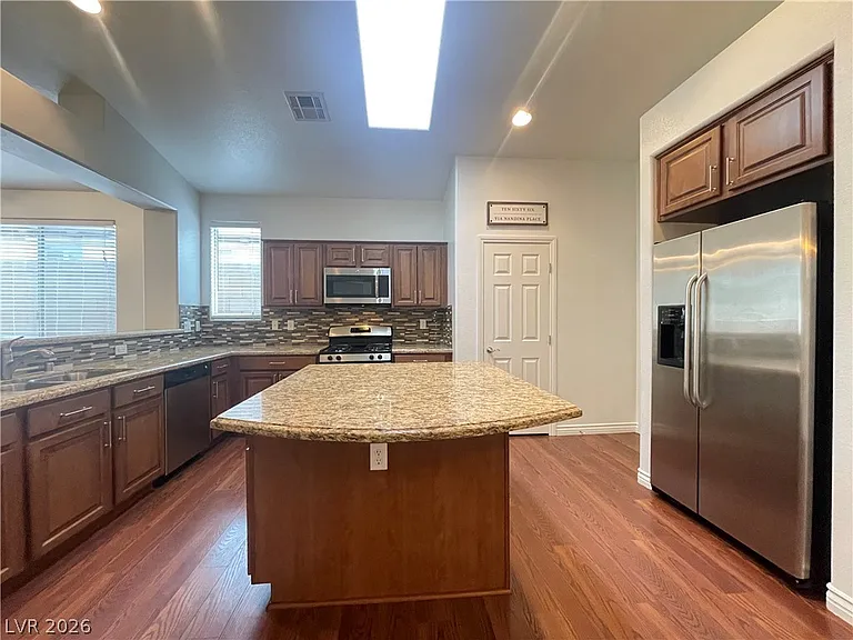 1066 Via Nandina Pl — Photo 10