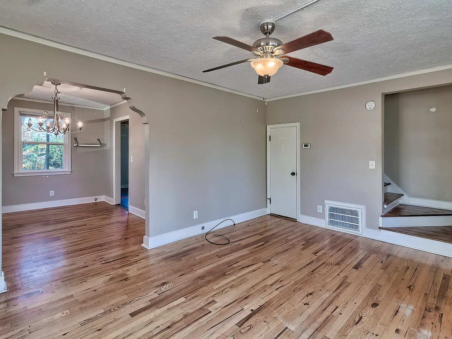 2 bed, 1.5 bath, 1100 sqft, $1,800 — Photo 2