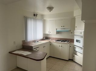 263 16th Pl APT 2, Costa Mesa, CA 92627