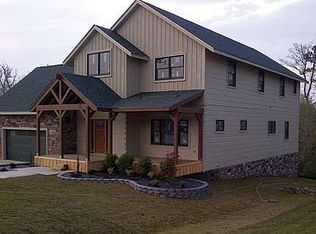 409 Jasmine Ln, Jacksonville, NC 28546