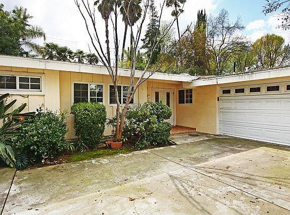 2nd image of 22960 Calabash St