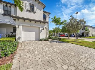 Vista Lago, Miami Gardens, FL 33169