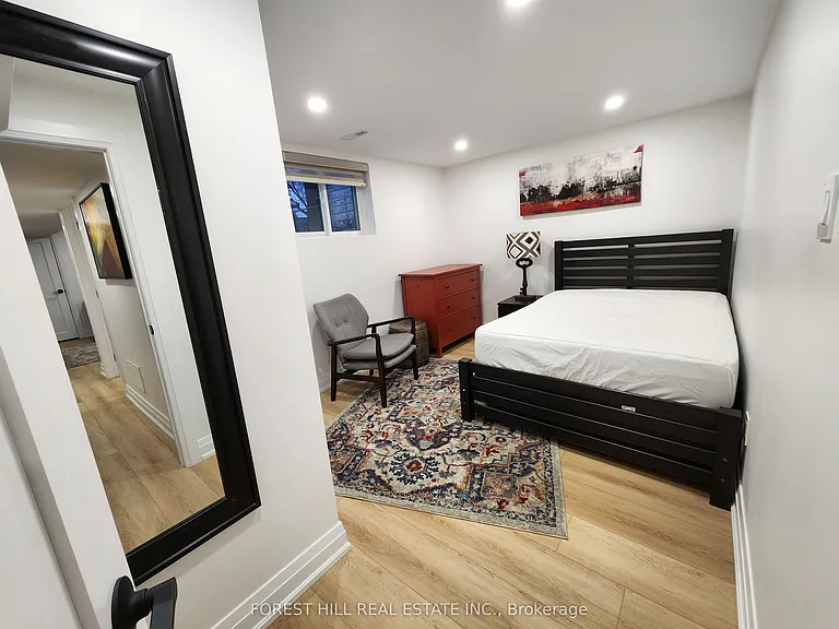 118 Charlotte St — Photo 5