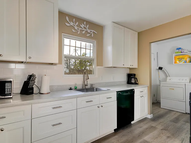 1616 Coal Ave SE #C — Photo 6
