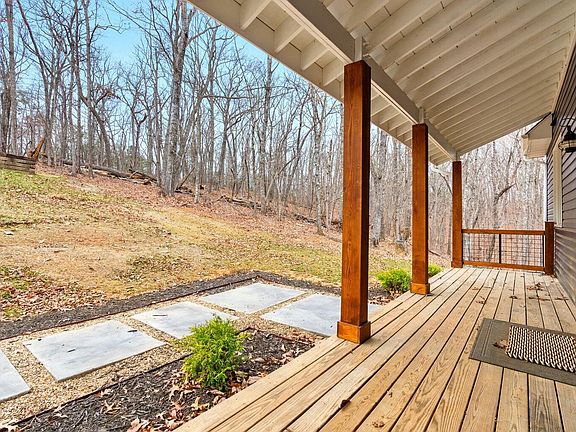 3rd image of 106 Sherwood Dr