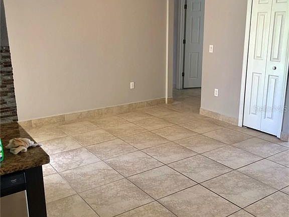 5th image of 755 Paris Dr