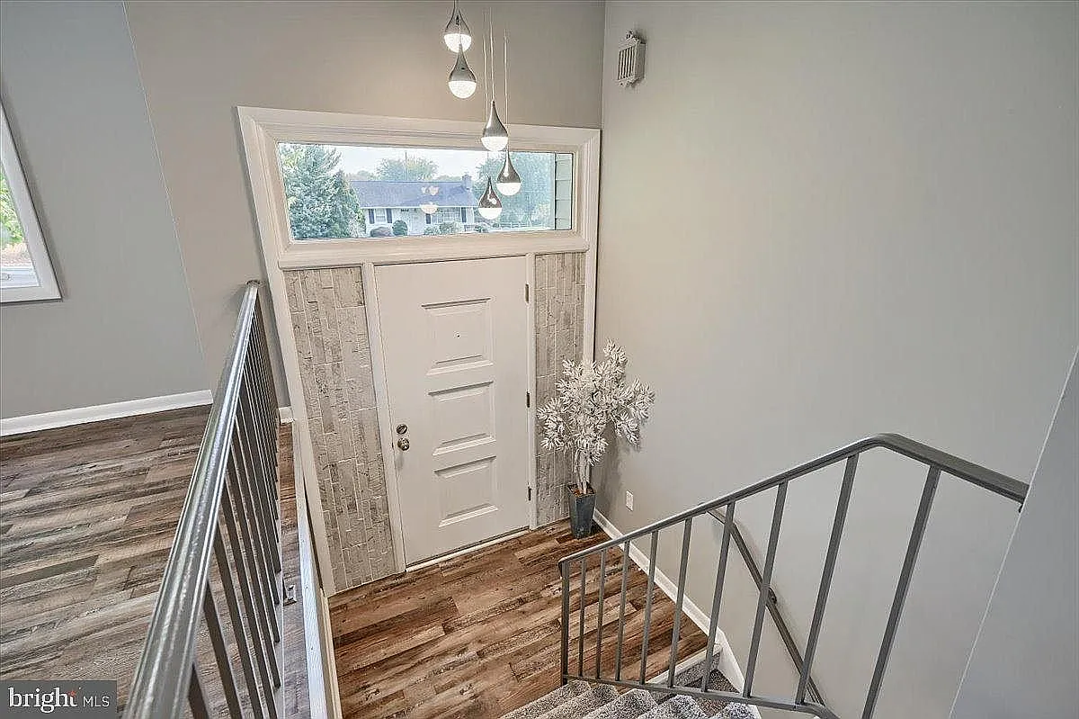 3 bed, 1638 sqft, $2,250 — Photo 2