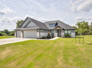 2408 W Cedar St, Collinsville, OK 74021