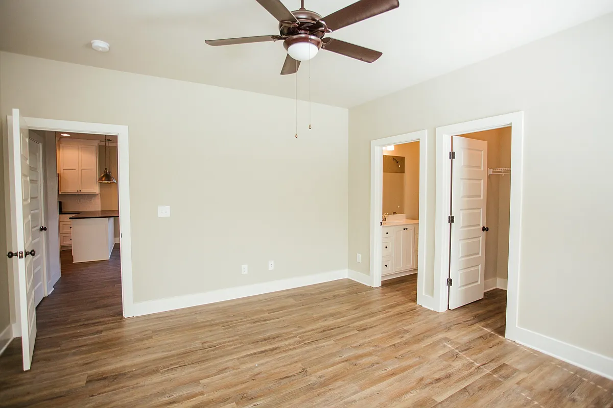 6 bed, 6.5 bath, 2760 sqft, $9,495 — Photo 4