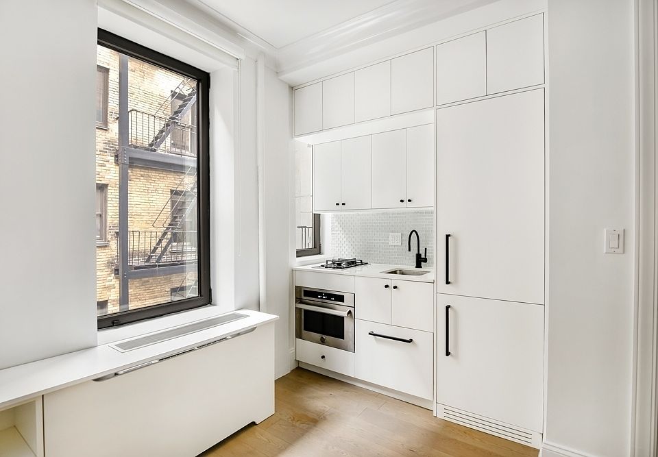 1st image of 220 W 24th St APT 3S