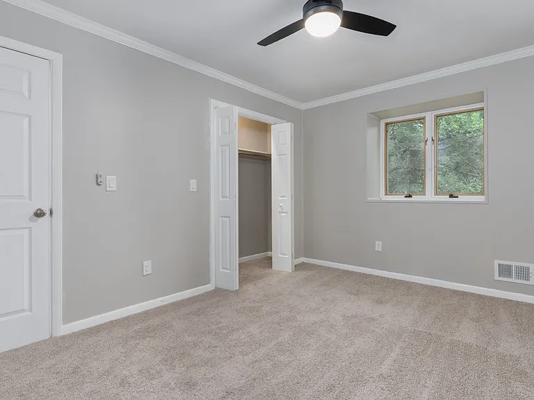 400 Derby Ln #2 — Photo 19