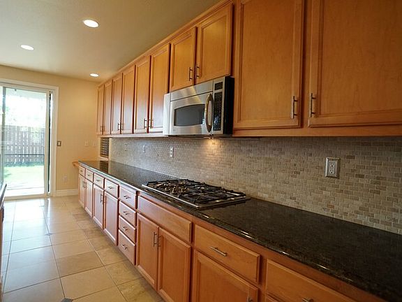5th image of 100 Newbridge Ct