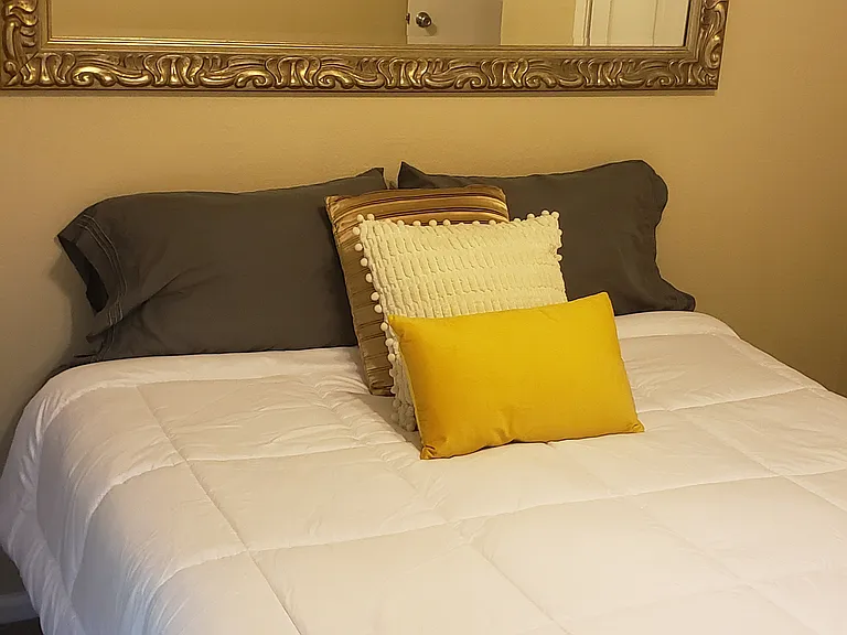 Main guest - 2nd bedroom