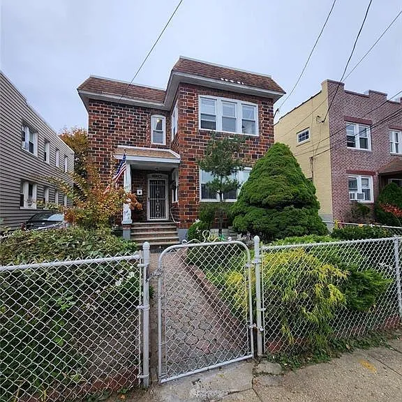17 Tilrose Ave — Photo 1