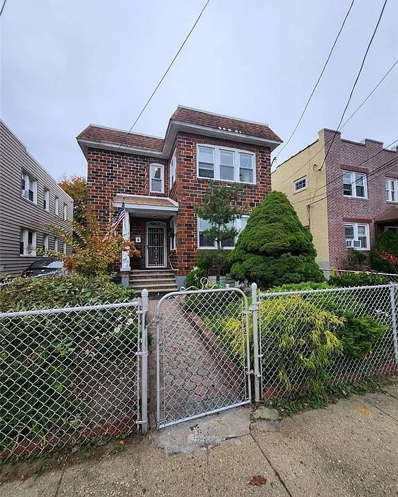 17 Tilrose Ave