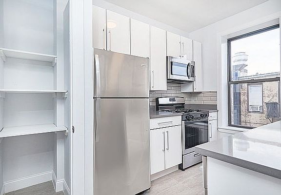 3rd image of 12 E 31st St #B