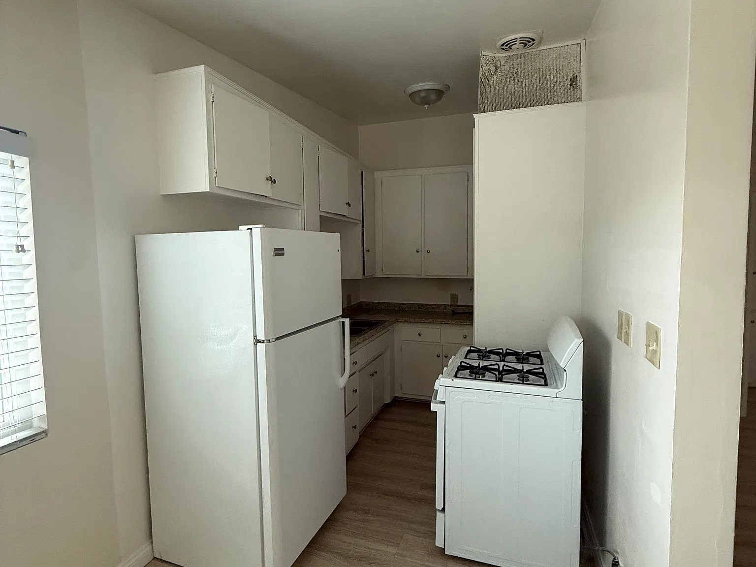 1 bed, 750 sqft, $2,400 — Photo 2