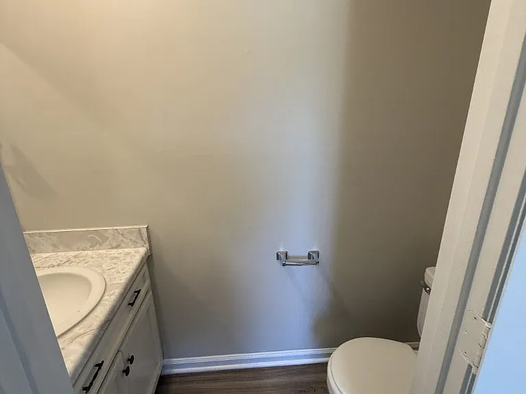 360 Creekwood Ct #B — Photo 8