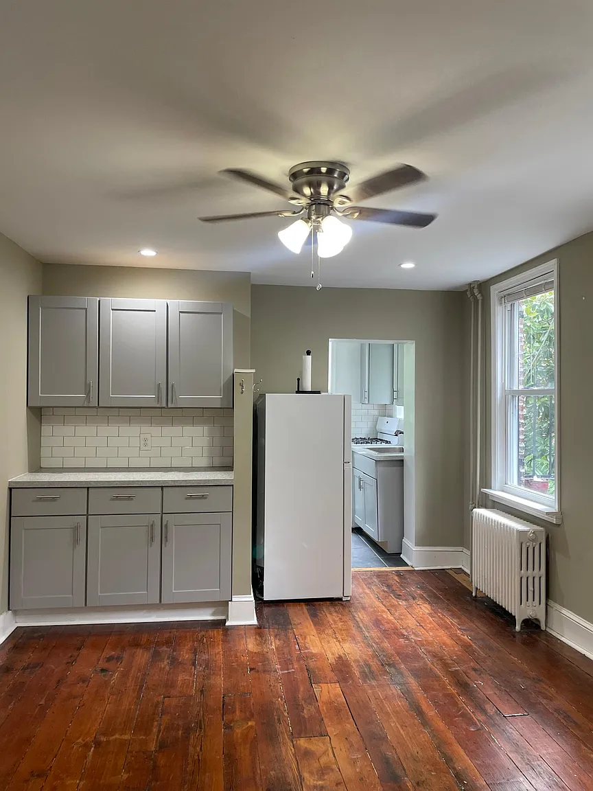 839 Park Ave photo 1