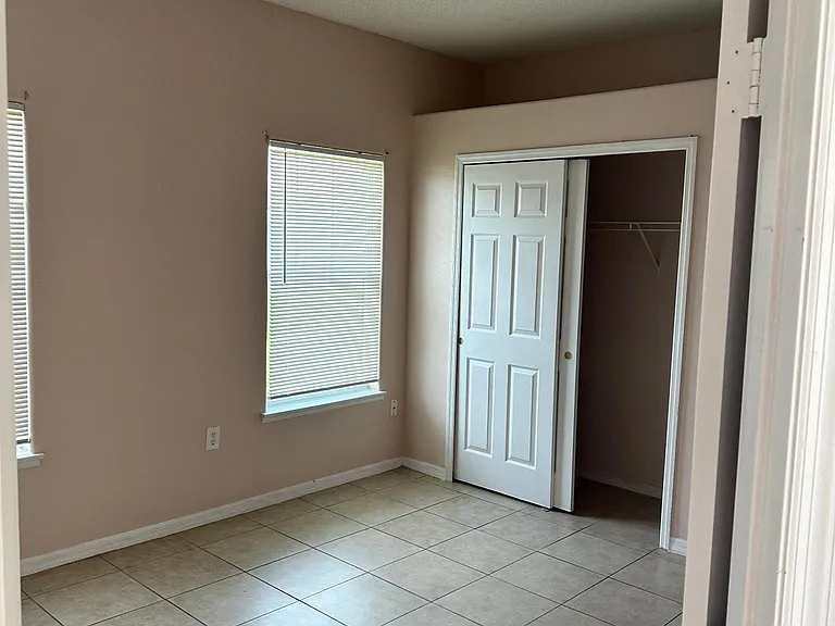 2165 Island Walk Dr — Photo 11