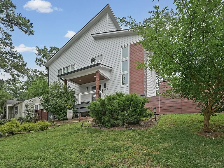 2045 Glenwood Ave SE — Photo 42