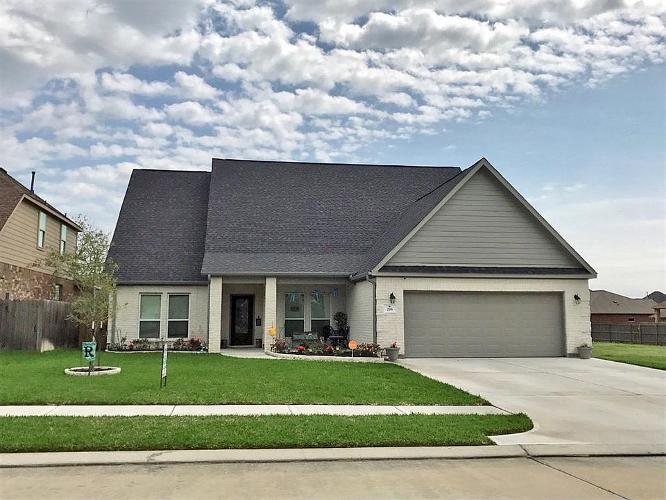 1st image of 206 Village Dr