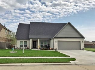 206 Village Dr, Sealy, TX 77474