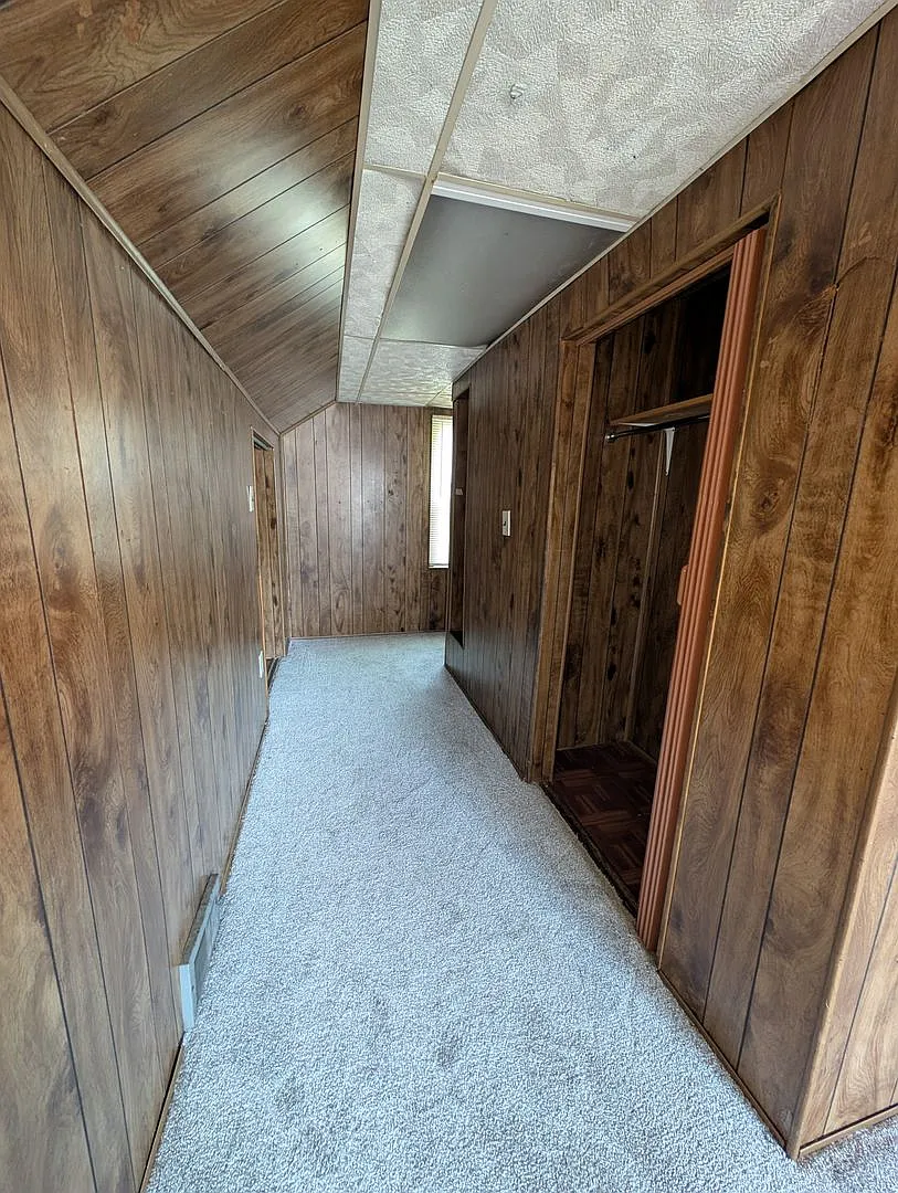 3 bedroom 2 bath garage Detroit/Redford Boarder — Photo 2