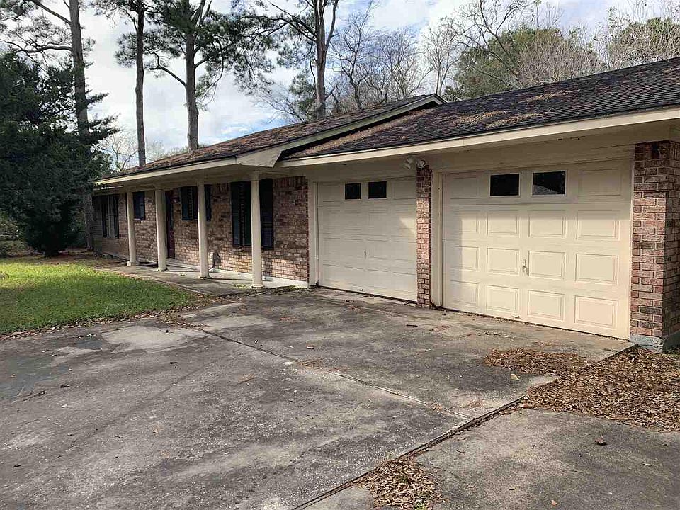 1st image of 708 Hillebrandt Acres