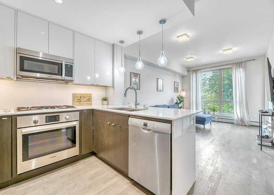 1st image of 305 18th Ave SW #328