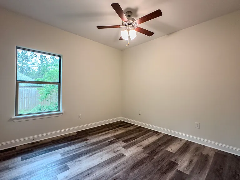 213 Steel Magnolia Ln — Photo 5