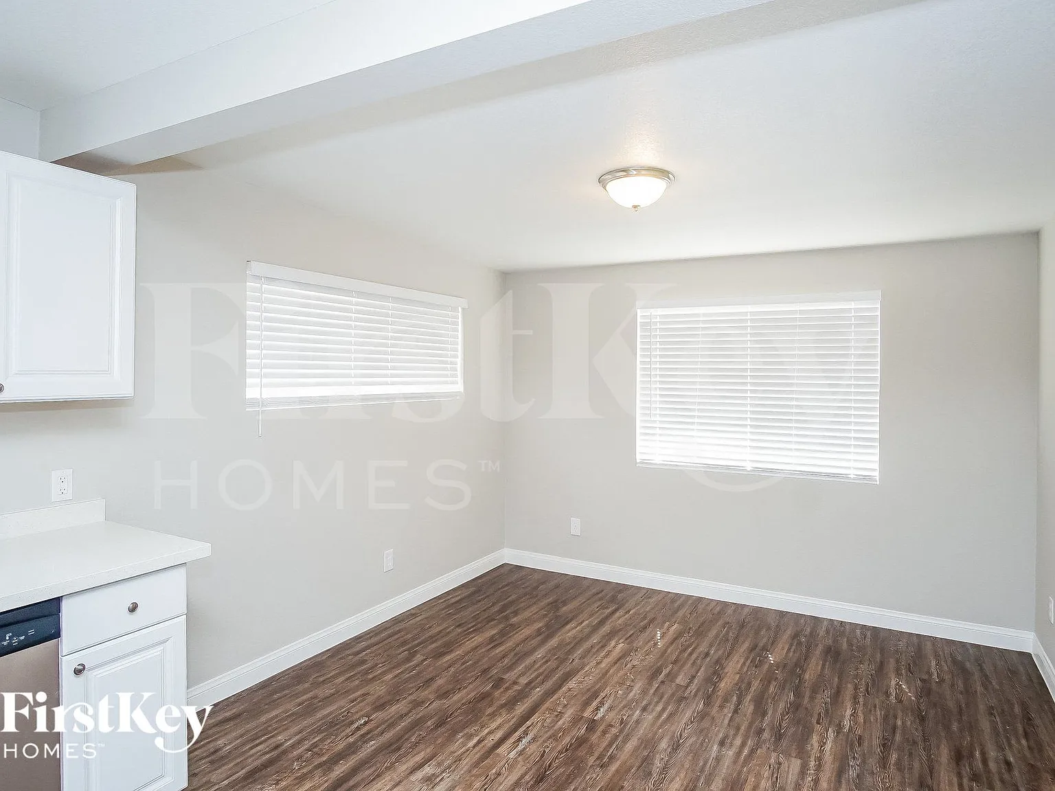 3 bed, 2.0 bath, 1342 sqft, $1,670 — Photo 3