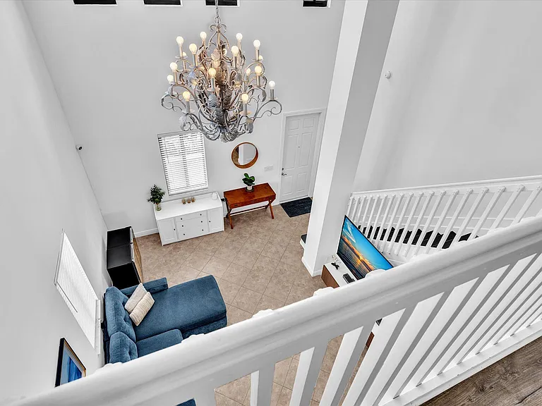 2414 Venetian Way — Photo 8