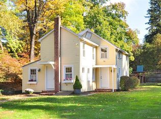 12 Meadow Rd, Farmington, CT 06032