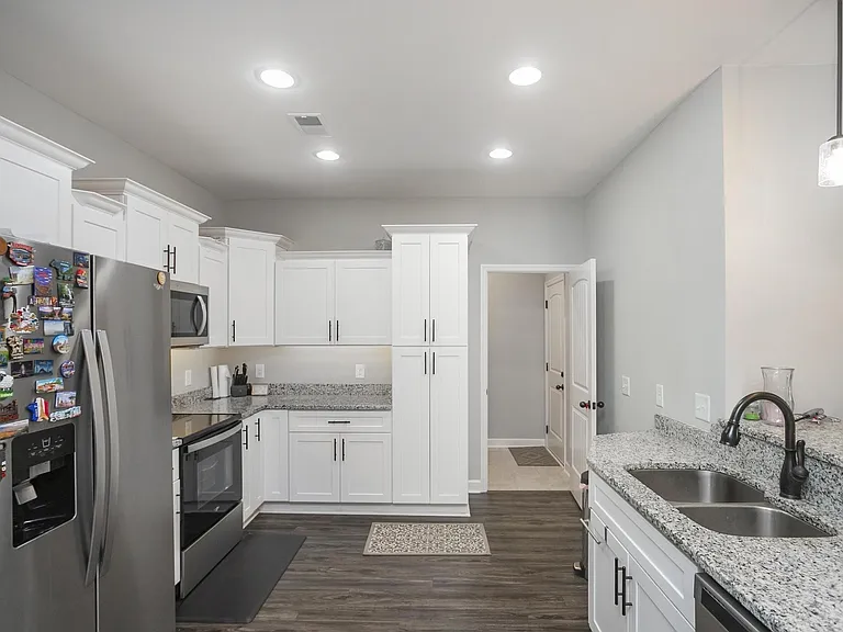 1003 Villa Cir — Photo 8