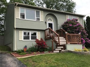 4 Ichabod Ln, Westerly, RI 02891