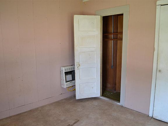 3rd image of 2711 W Walker St APT 110