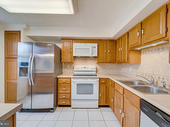 2nd image of 3650 Woodhaven Ct