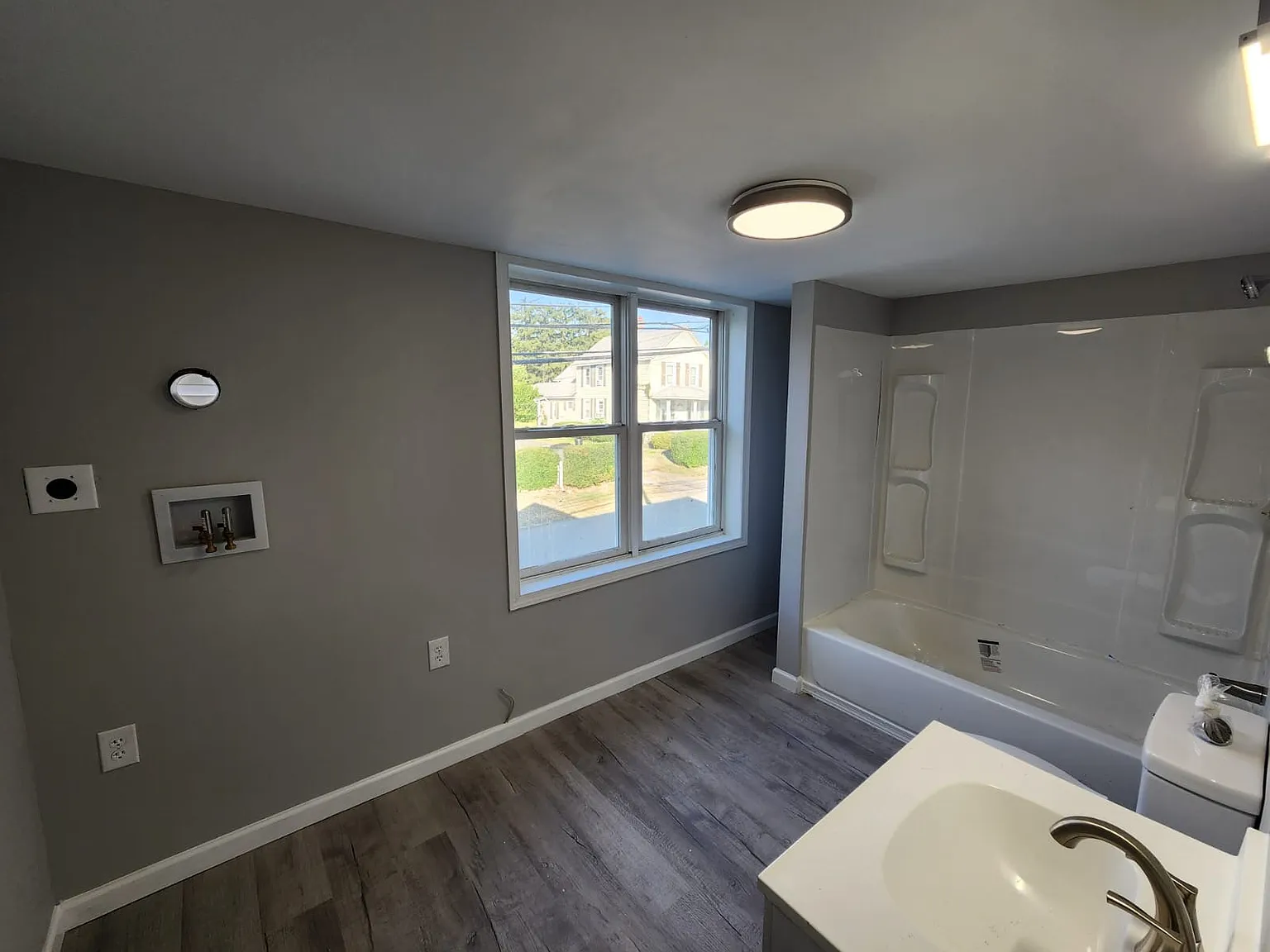 3 bed, 1.5 bath, 1100 sqft, $1,600 — Photo 4