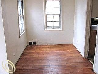 4th image of 11737 Sanford St