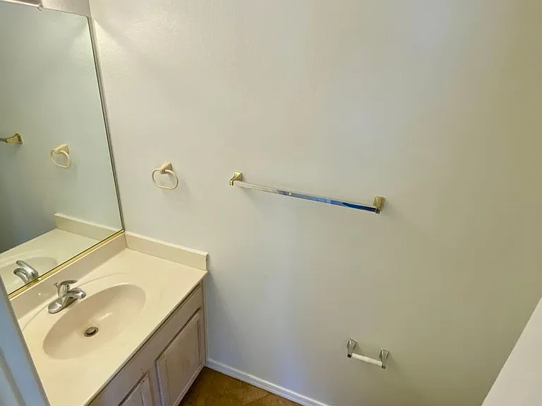 12637 W Cambridge Ave — Photo 12