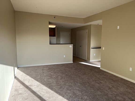 5th image of 1 Carriage City Plz APT 1407